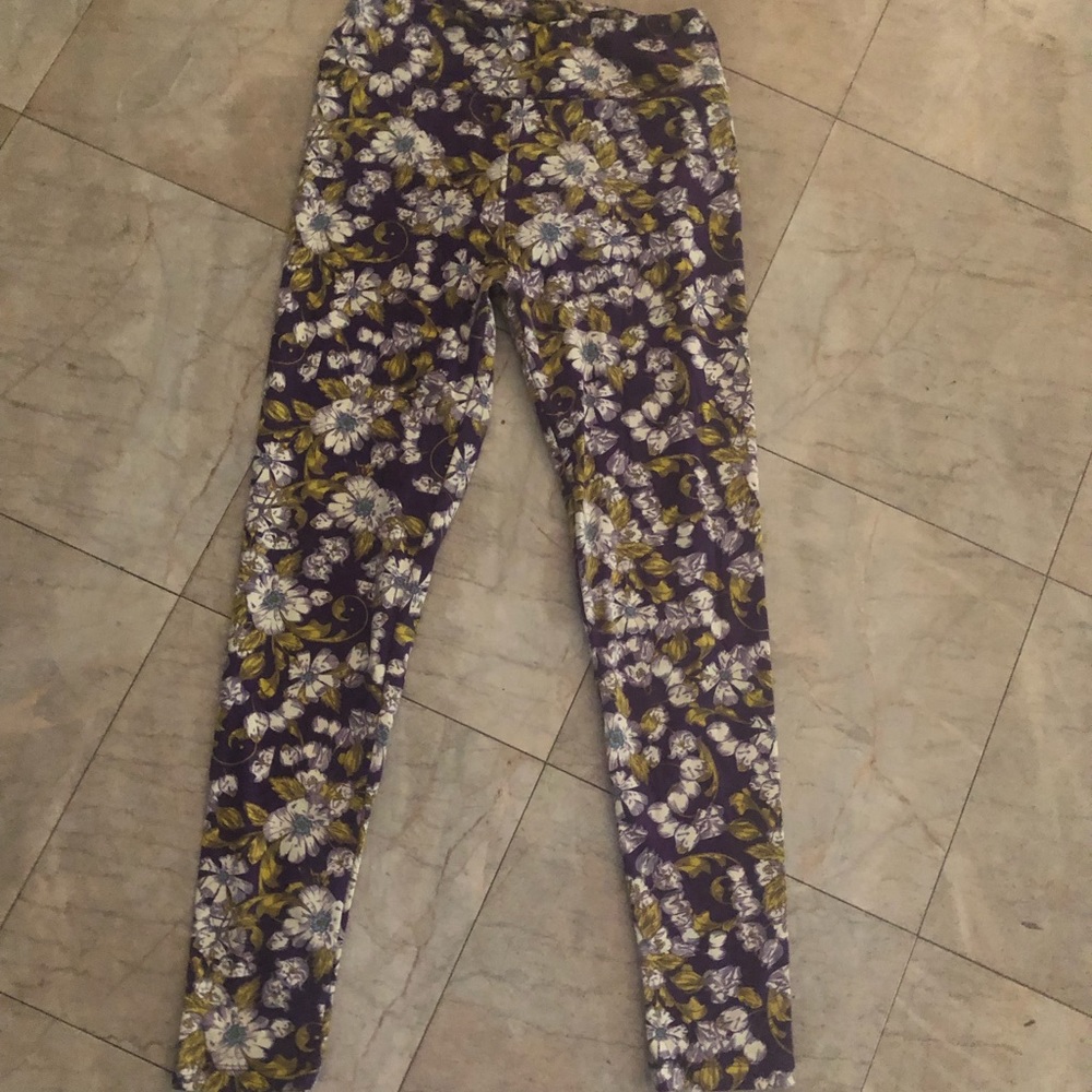 SOLD LuLaRoe leggings one size